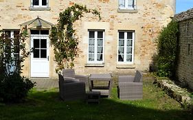 L'Auberge Du Lavoir, Maison En Pierres Avec Jardin